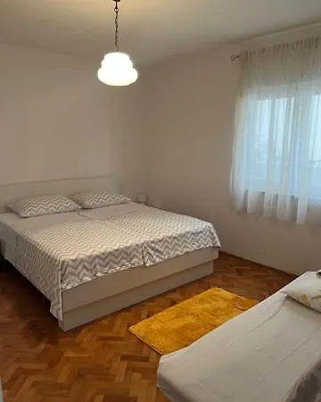 Apartament Ivan Duće